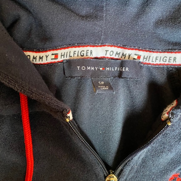 SOLD‼️Tommy Hilfiger Zip-Up Hoodie Jacket - Picture 5 of 5
